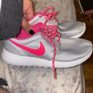 Kids Nike Running shoes 👧🏻